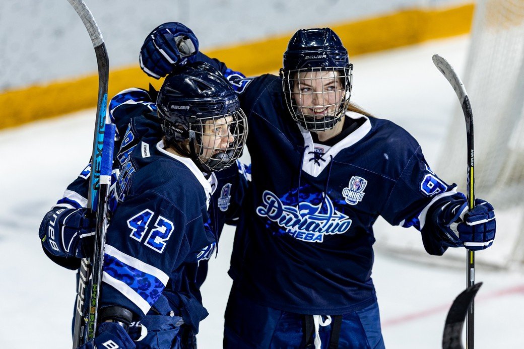Команда «Динамо-Нева» впервые стала чемпионом Женской хоккейной лиги
