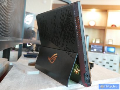 В открытом виде ROG Mothership похож на большой игровой ноутбук.