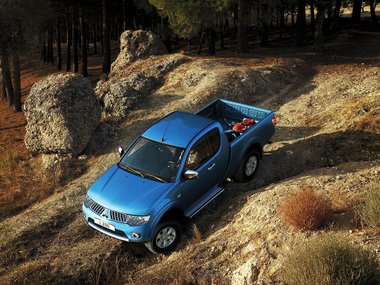 slide image for gallery: 26065 | Mitsubishi L200