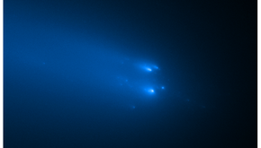 Расщепление кометы 20 апреля (слева) и 23 апреля (справа). Фото: NASA