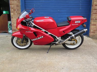 slide image for gallery: 26448 | Ducati 851