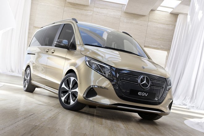 Mercedes V-класса 2023