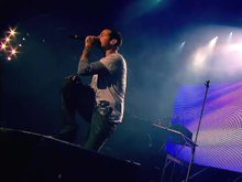 Кадр из Linkin Park: Дорога к революции
