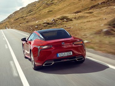 slide image for gallery: 23457 | Lexus LC 500