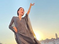 Content image for: 522873 | Анджелина Джоли босиком прогулялась по крышам в Венеции