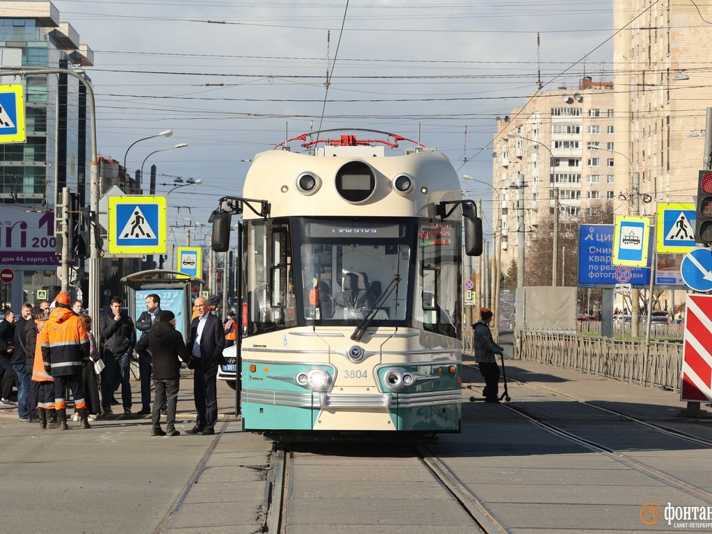 «Довлатов» работал без замечаний. Что известно о наезде ретротрамвая на  пешеходов на Наличной улице - Новости Mail.ru