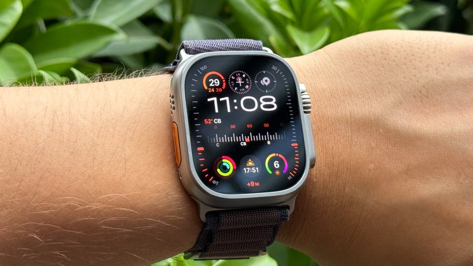 Apple Watch на руке мужчины