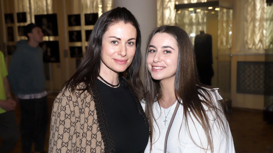 Анна Ковальчук Злата Ковальчук Анна Ковальчук Злата Ковальчук