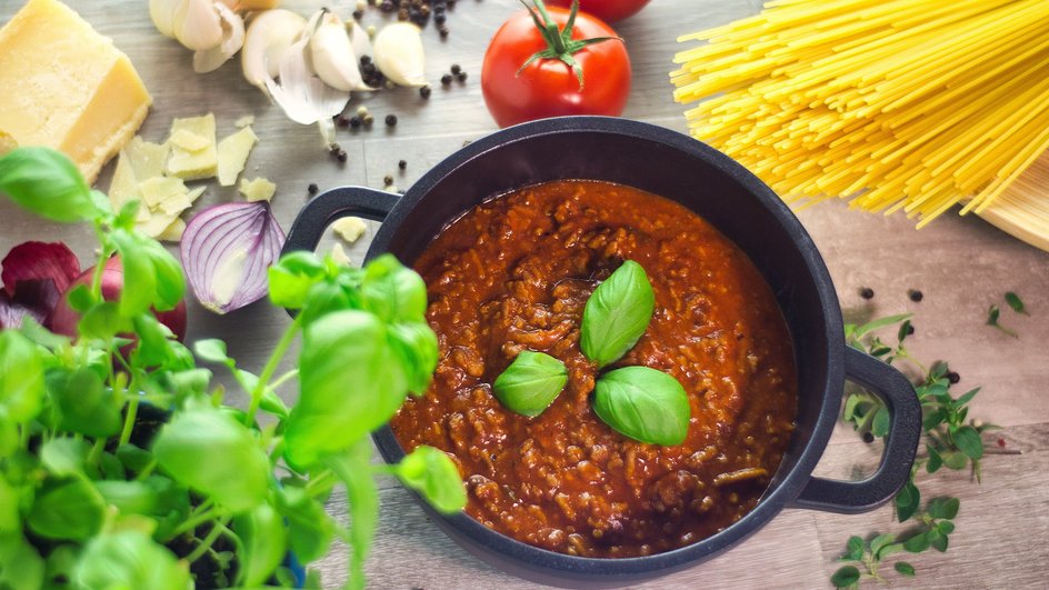 Каша «Дружба» с мясным соусом. Каша «Дружба» с мясным соусом.