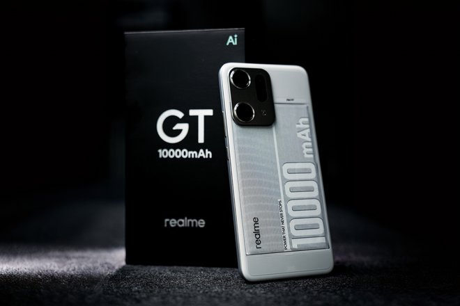 Смартфон realme с батареей 10 000 мАч Смартфон realme с батареей 10 000 мАч