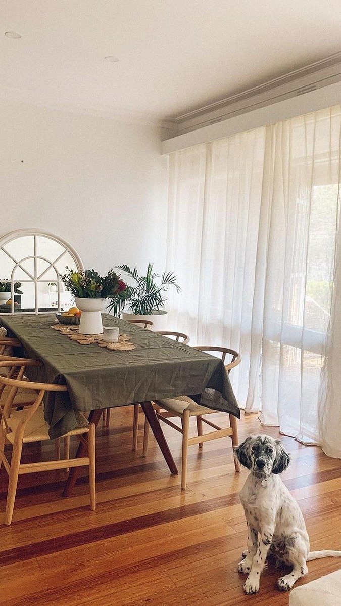 Никаких стереотипов: 7 кухонных столов со стильными скатертями