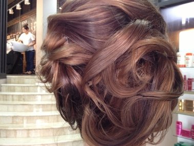 Slide image for gallery: 3172 | Комментарий lady.mail.ru: при разном освещении цвет волос выглядит по-разному: то бывает спокойный русый, то переливается золотом
