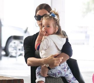 Ирина Шейк проводит время с дочкой в Лос-Анджелесе