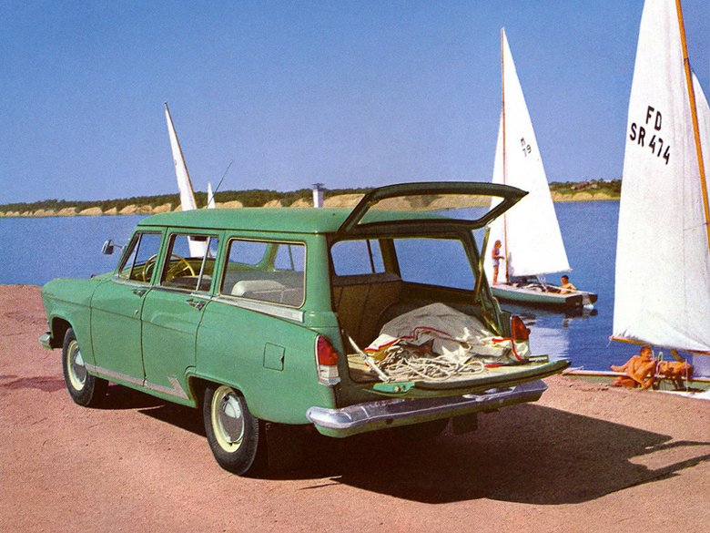 Универсал на базе «Волги» назывался ГАЗ-22 и дебютировал только в 1962-м. Самое любопытное, что донельзя практичный автомобиль долгое время оставался недоступным частным покупателям