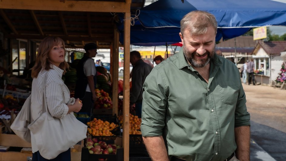 Мария Куликова и Михаил Пореченков в сериале «Однажды в Залесье»