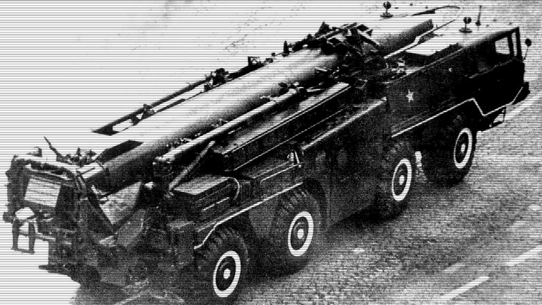 Советская пусковая система 9П117 мобильного ракетного комплекса 9К72 (public domain / nplus1.ru)