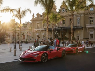 slide image for gallery: 26054 | Ferrari SF90 Stradale
