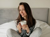 Девушка, Кровать, Кофе, Утро Девушка, Кровать, Кофе, Утро