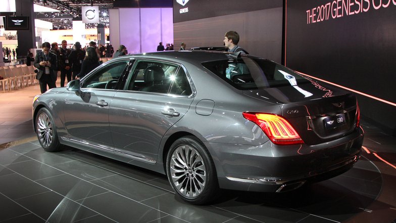 slide image for gallery: 19755 | Hyundai Genesis G90