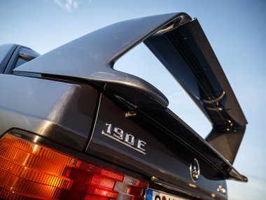 slide image for gallery: 16376 | Mercedes-Benz 190 E 2.5-16 Evolution II