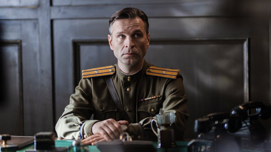 Виктор Добронравов на съемках второго сезона сериала «Художник» Виктор Добронравов на съемках второго сезона сериала «Художник»
