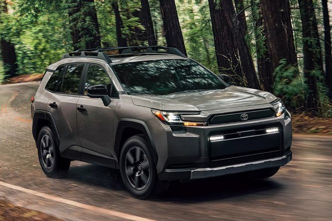 Представлен новый Toyota RAV4: только гибриды и радикальная смена стиля Представлен новый Toyota RAV4: только гибриды и радикальная смена стиля