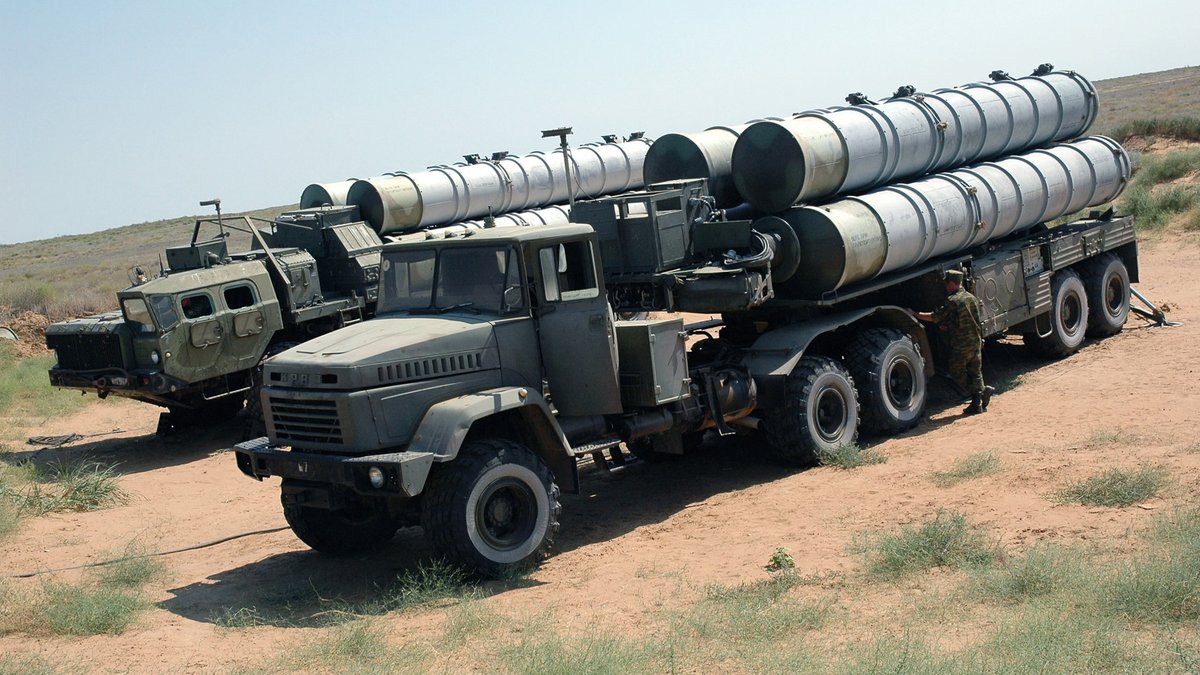 Комплексы С-300 сбили "нарушителей" границы над Калининградом - Российская газет