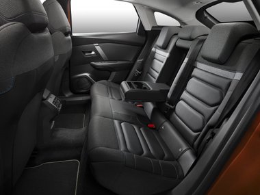 slide image for gallery: 26183 | Citroen C4 и ë-C4