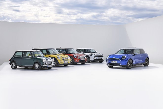 Новый Mini Cooper с предшественниками