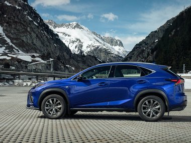 slide image for gallery: 23636 | Lexus NX