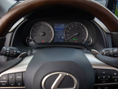 slide image for gallery: 28132 | Тест-драйв Lexus RX300