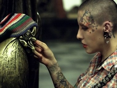 Content image for: 507678 | «Жду, когда космическая семья выйдет со мной на связь»: история девушки с татуировками на лице