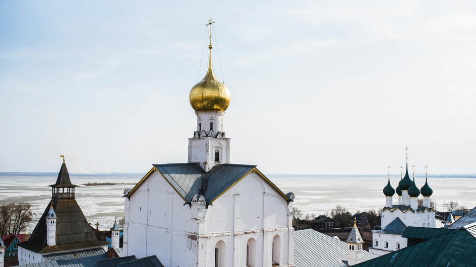 Церковь в праздник Сретения Господня Церковь в праздник Сретения Господня