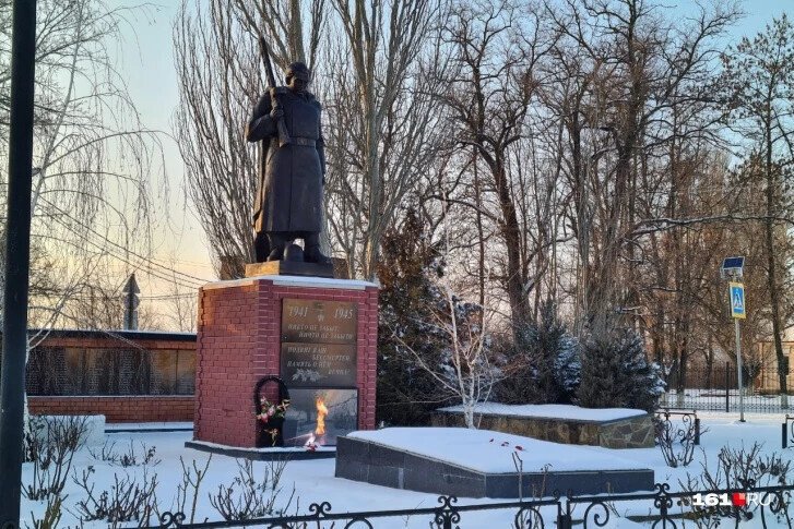 Памятник в селе Приморка. Фото сделано Ириной Яровенко
