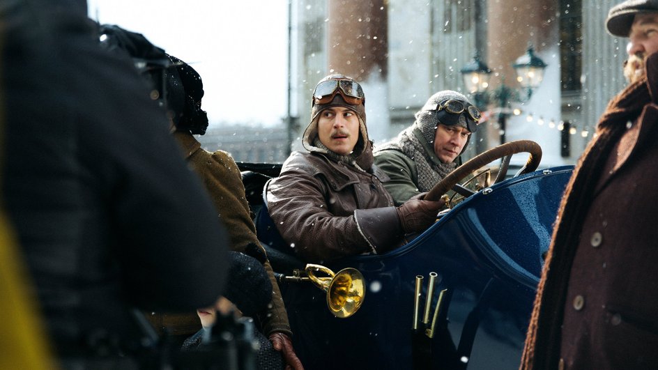 Иван Янковский и Юра Борисов на съемках фильма «Битва моторов» Иван Янковский и Юра Борисов на съемках фильма «Битва моторов»