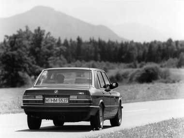 BMW M5 (E28)