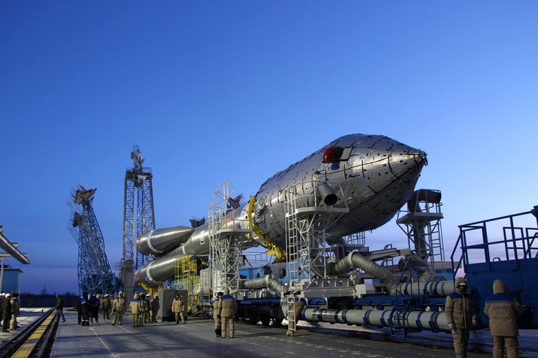 Вывоз «Союз-2.1а» с технического на стартовый комплекс космодрома Восточный. Фото: Roscosmos/facebook