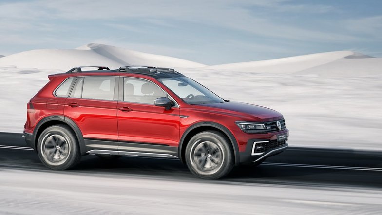 slide image for gallery: 19705 | Volkswagen Tiguan GTE Active Concept