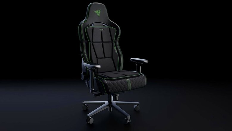 Project Esther на кресле Razer.