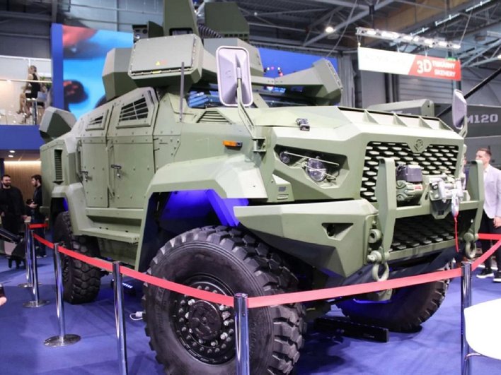 DefTech представил модернизированный бронеавтомобиль Wolf 4×4
