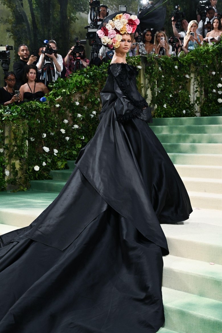 Зендая в Givenchy Зендая в Givenchy