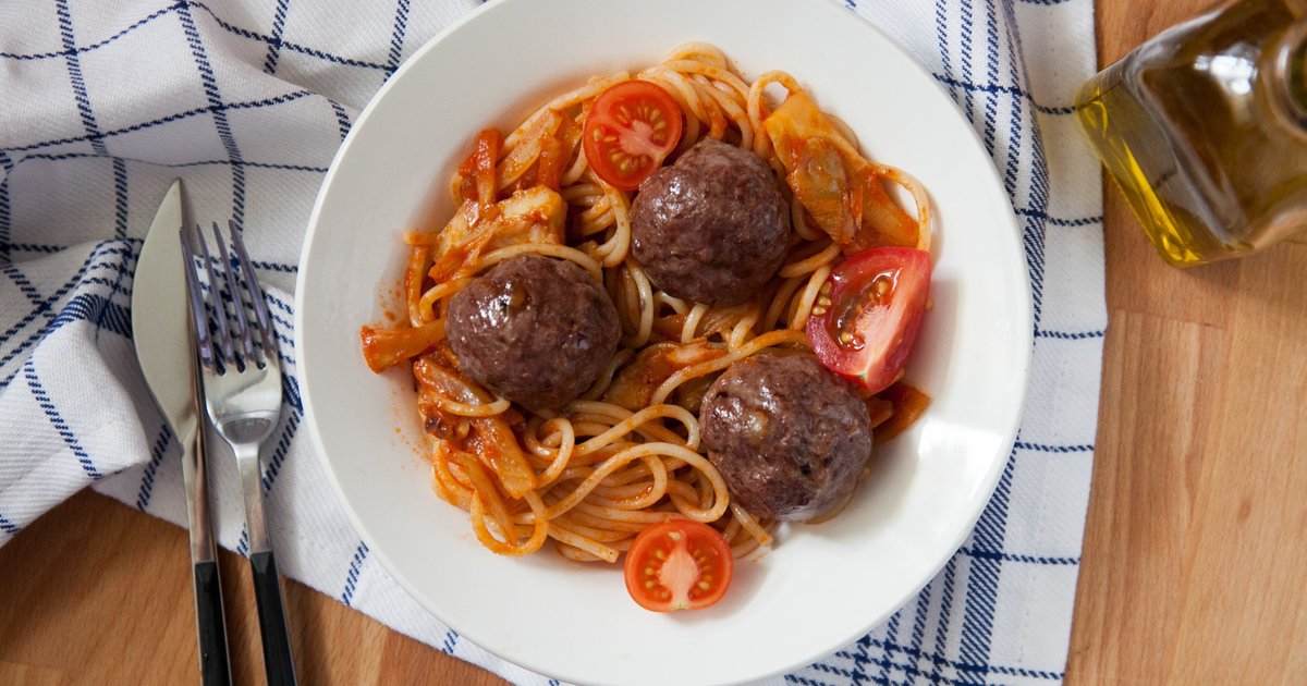 Рецепт блюда Спагетти с митболами | На порции по шагам с фото и временем приготовления