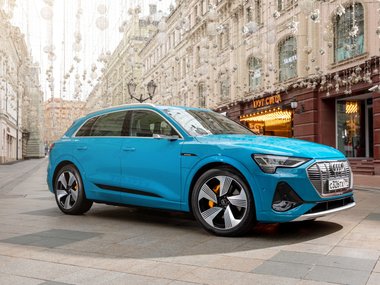 slide image for gallery: 26566 | Audi e-tron статика