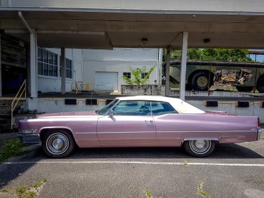 slide image for gallery: 24026 | Cadillac Deville