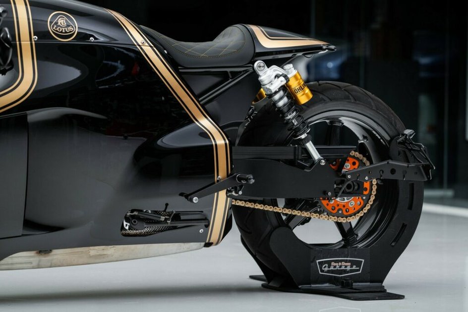 Lotus C-01