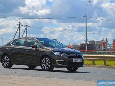 slide image for gallery: 22315 | Обновлённый седан Citroen C4 заметили в России