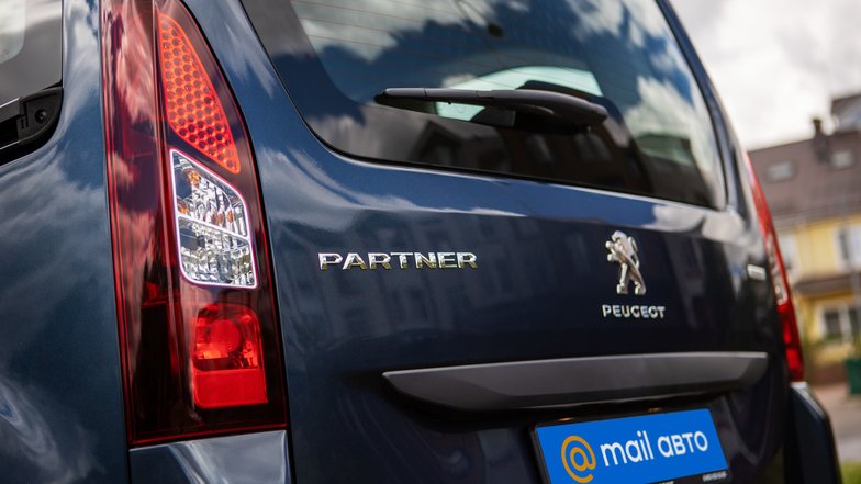 slide image for gallery: 28232 | Peugeot Partner Crossway