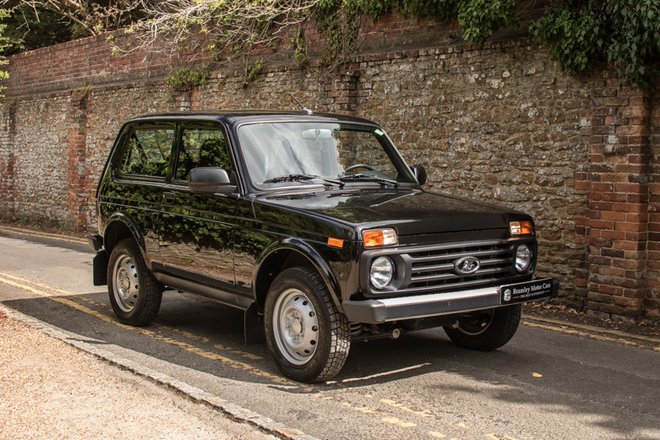 Lada Niva 2021 года в продаже на рынке Великобритании