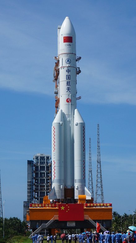 Ракета-носитель «Чанчжен-5». Фото: Wikimedia / 篁竹水声 / CC BY 4.0