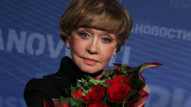 Вера Алентова